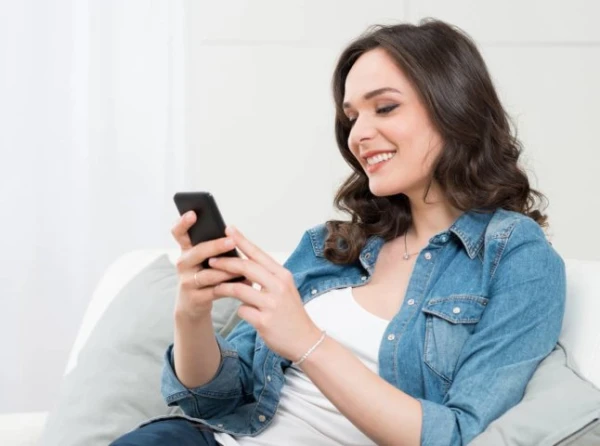 The Art of Online Communication: 5 Ways to Win a Man Over Through Messaging