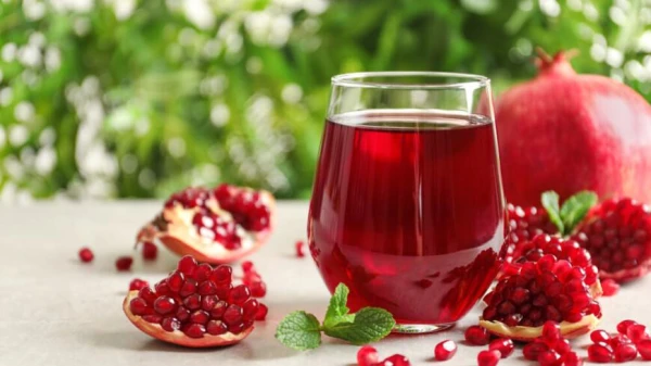Pomegranate Juice for Heart and Blood Vessels: Nutritionist Gives Tips on How to Drink It for Maximum Benefit