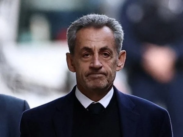 Three inmates taken to police for threats against Sarkozy