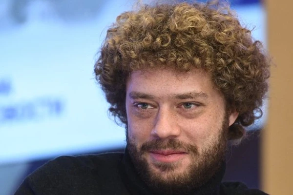 Varlamov Complained About Dirty Trains in the USA