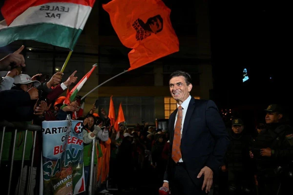 Люди выразили поддержку центристам.