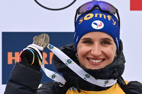 Ten-time world champion and silver medalist of the 2022 Olympics in biathlon Julia Simon sentenced to three months in prison for theft