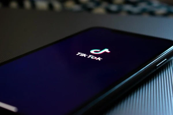 The European Commission Found Violations by Tiktok, Facebook, and Instagram