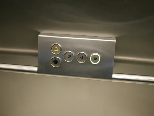 In Estonia, an elevator in a nursing home fell with people inside. The cause is wear and tear of parts