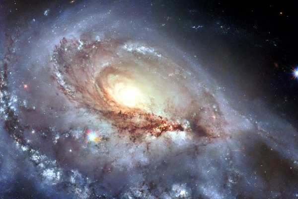 A Mysterious Glow Discovered at the Center of the Galaxy