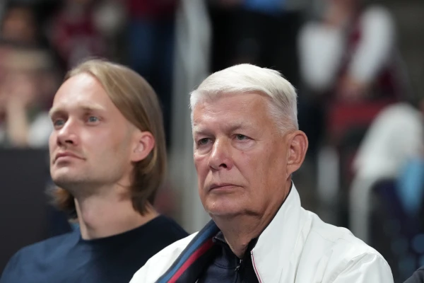 The Time of Weak Power and Indecisive People: Zatlers Assessed the Situation in the Government