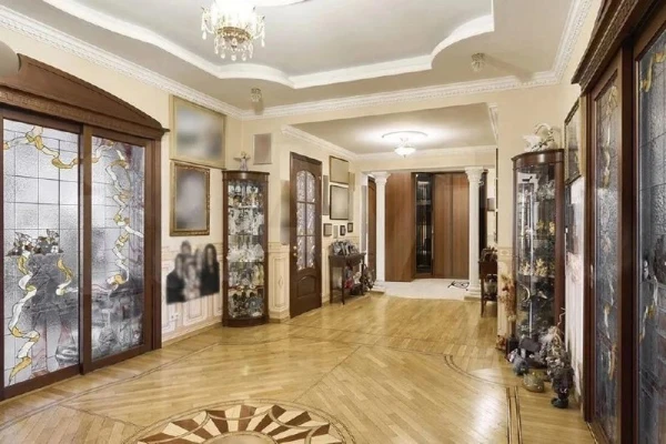 В таких чертогах роскоши хотела жить специалистка по компьютерам, но - не судьба.