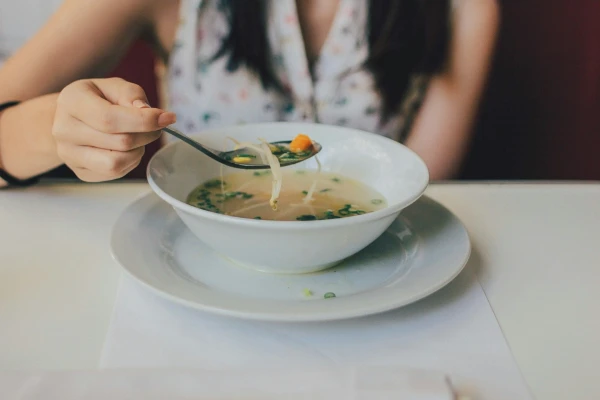 Doctor Reveals How to Get the Most Benefits from Chicken Broth During a Cold