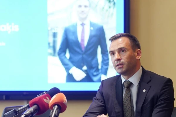 Progress has come to our village. The first photographic portrait in the gallery of Riga mayors