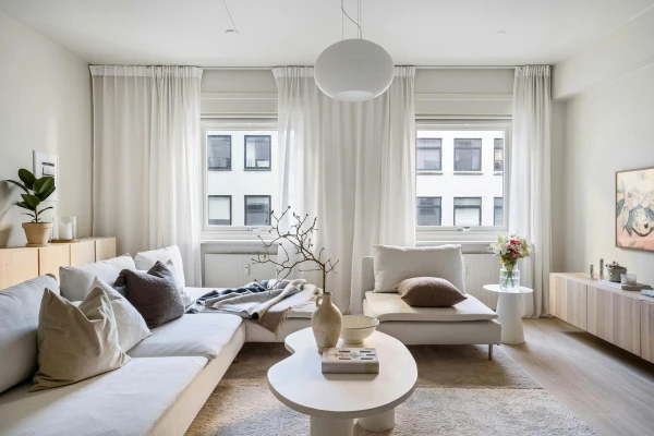 A 20-Year-Old Man Had His Apartment Stolen by Scammers via Phone Call