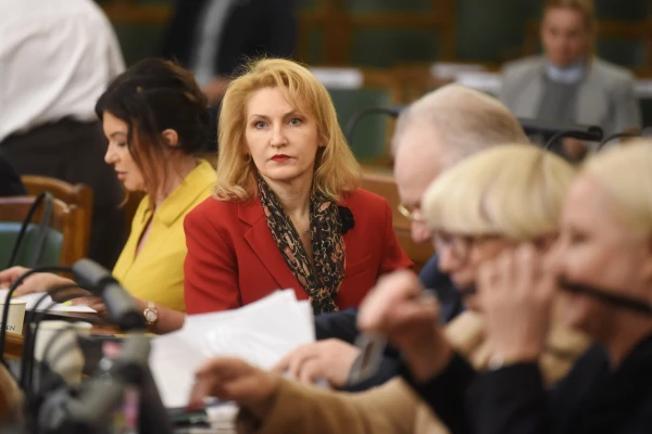 Депутат Илзе Стобова.