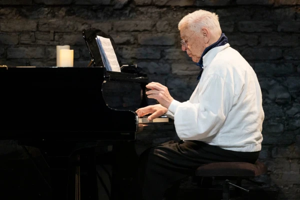 Raymond Pauls to Receive Royal Award: The State Recognized the Achievements of the Maestro
