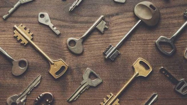 Don’t Throw Away Old Keys: 5 Ideas for Their Use at Home