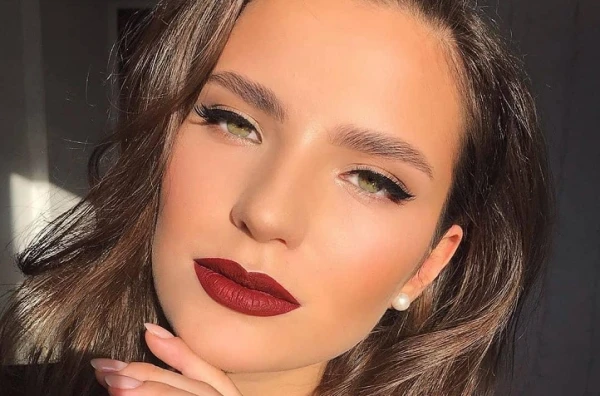 How to Stylishly Apply Lipstick in Winter 2025-2026: 5 Most Trendy Lipstick Shades