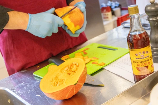 Самым простым кухонным работам научат на уровне Европы. Фото Facebook.