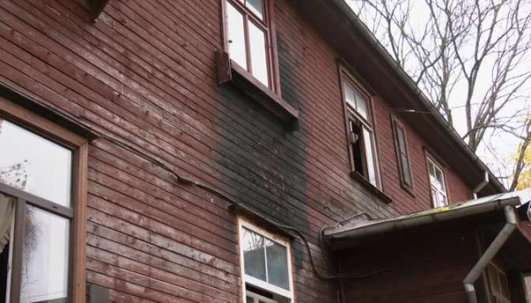 A fire broke out at night in a wooden house in Riga – 15 people were rescued