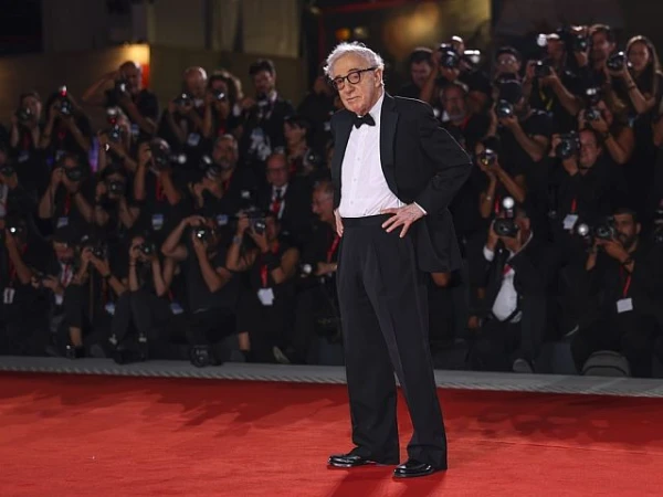 Мэтр берется за все предложения.