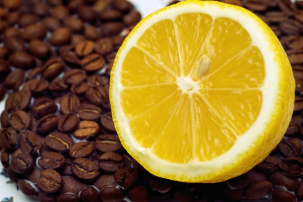 A Slice of Lemon Will Make Morning Coffee Healthier
