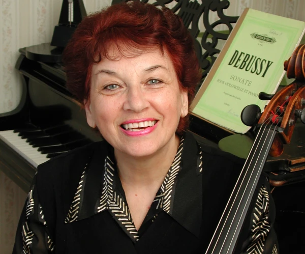 Профессор Элеонора Тестелец.