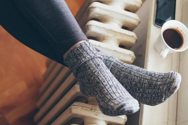 When Socks Don’t Help: Why Your Feet Are Cold and How to Warm Them Up Quickly