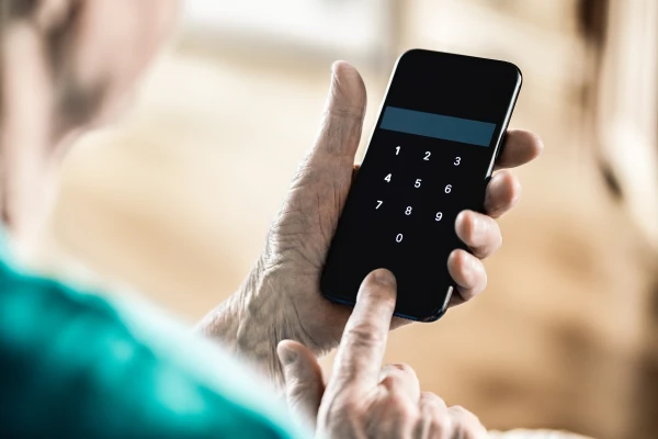 Fraudsters Impersonating Police Deceived Residents Out of Their Apartments