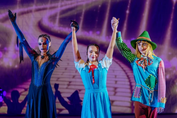 The colorful ice show “The Wizard in the Land of Dreams” will premiere in Riga, Daugavpils, and Liepaja