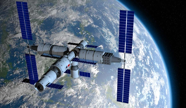Return of taikonauts from the Tiangong space station postponed due to debris