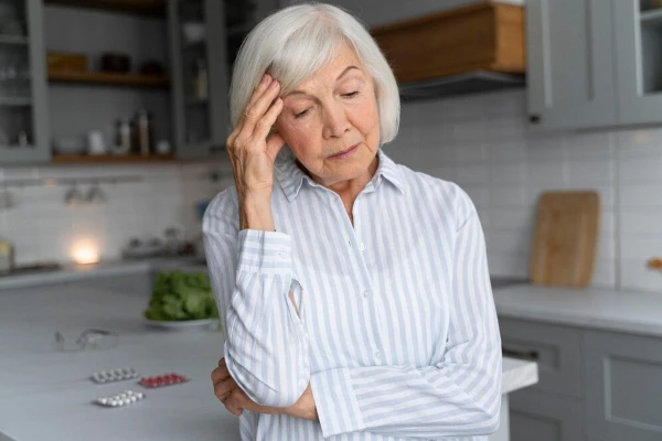Nighttime symptom that indicates the risk of Alzheimer's disease in women