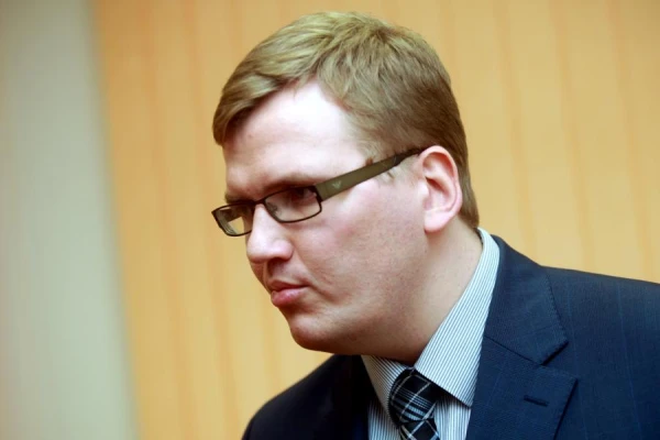 If you transfer five euros from one pocket to another, it's not savings - politician on the budget