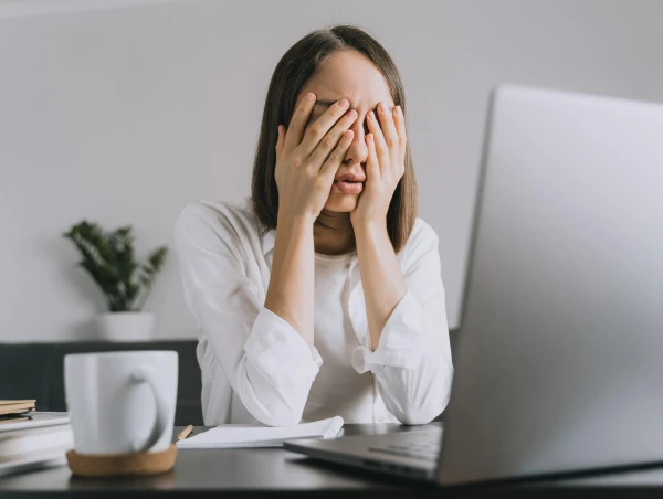 How to Survive a Working Saturday Without Burning Out — Tips from a Psychotherapist