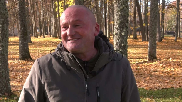 Man Pranks Seller by Ordering Coins in the Name of Raimonds Pauls in Vatican and... Receives a 'Hello' from Collectors