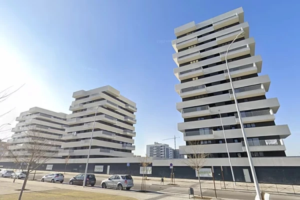 Зато это выгодно с точки зрения девелоперов.