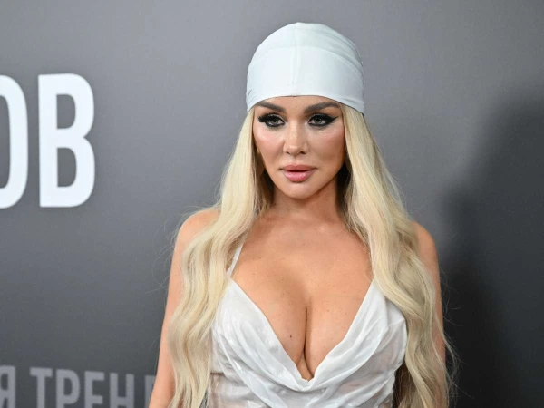 Незадолго до заболевания Анна радовала поклонников свежим видом.