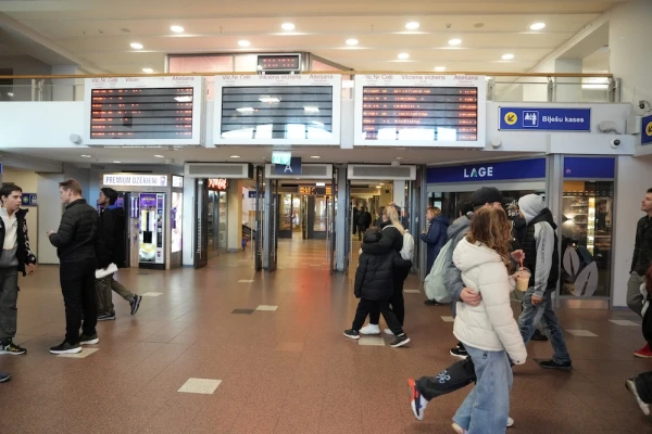 On Lāčplēsis Day and November 18, honorary families will be able to travel for free on trains