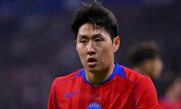 French Championship. PSG snatched victory against Lyon in the 95th minute