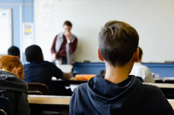 In Grades 8–9, Students Respond with 'What'! Teacher Reveals the Bitter Reality of School