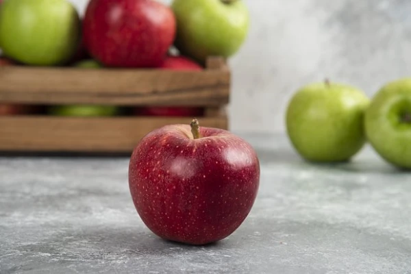 Doctor Talks About Changes in the Body from Eating One Apple a Day