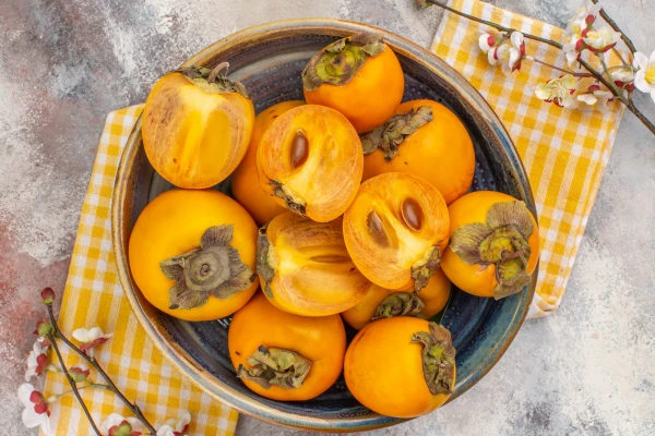Persimmon — The Autumn Superfood: Its Benefits and When It Can Be Harmful