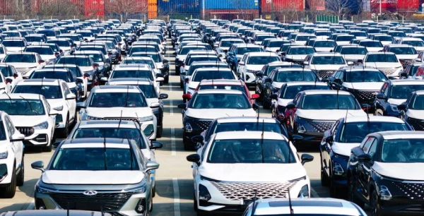 Машины с Поднебесной оказались почти единственным легальным импортом.