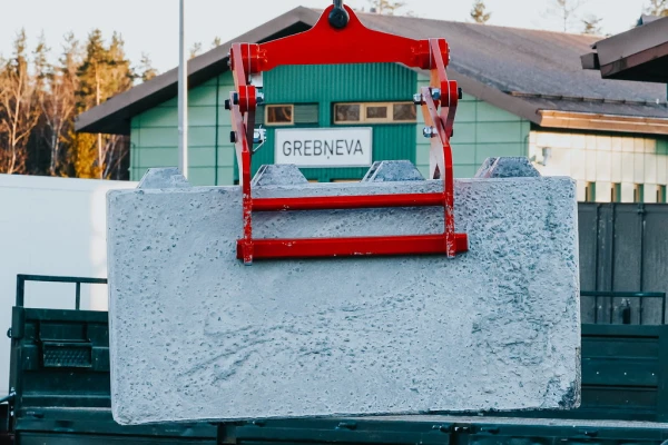 Citizens of Ukraine and Kazakhstan Tried to Bribe Our Border Guards to Cross the Border Faster