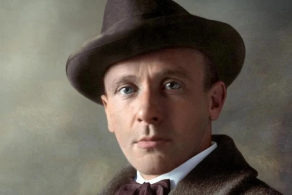 Михаил Афанасьевич во время Гражданской войны служил в разных армиях.