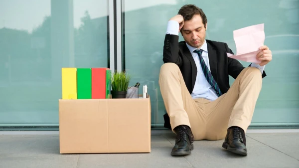 How to Understand That You Are Being Prepared for Dismissal: 5 Alarming Signals from Management and Colleagues