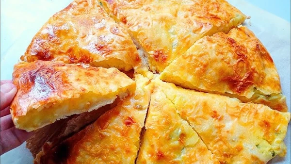 Like Grandma's: Onion Pie with Processed Cheese