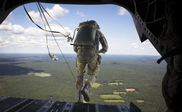 British Special Forces Prepare for Seizure of Russian Ships and Oil Platforms