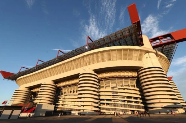 Why do they want to demolish the famous San Siro stadium?