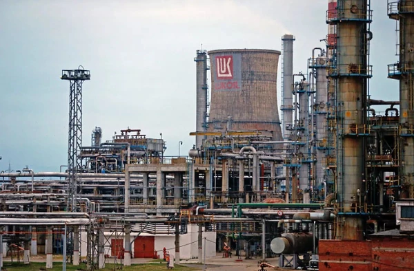 Romania Does Not Know What to Do with Russian Refineries and a Hundred Gas Stations