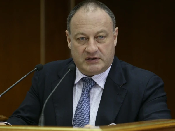 Своб бурную жизнь он закончил всего в 69 лет.