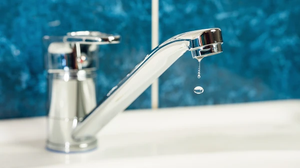 Temporary Solution for a Dripping Faucet: A Simple Way Without Repair