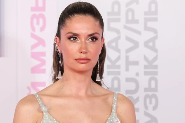 Agatha Muzenietse Changed Her Surname