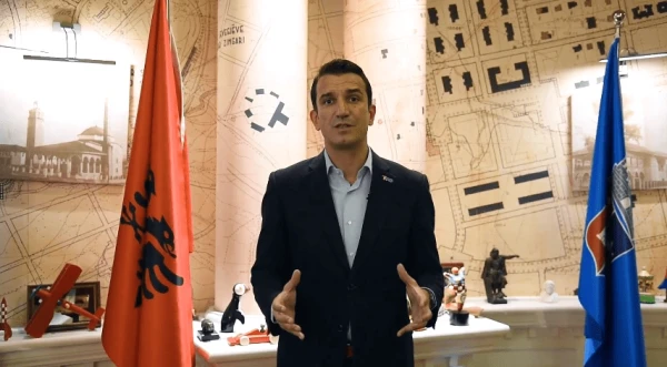 Градоначальника обвинили в связях с мафией.